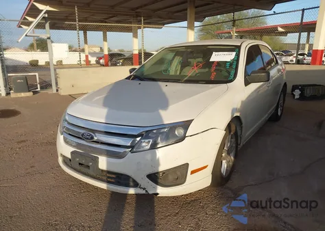 2012 Ford Fusion S z USA, uszkodzony, nr VIN 3FAHP0GA9CR377921